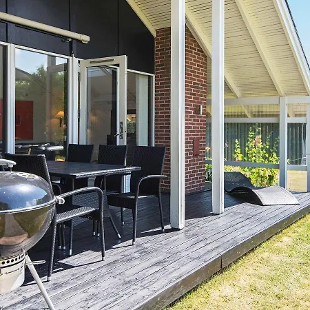 Three-bedroom Holiday In 21 Casa de Férias